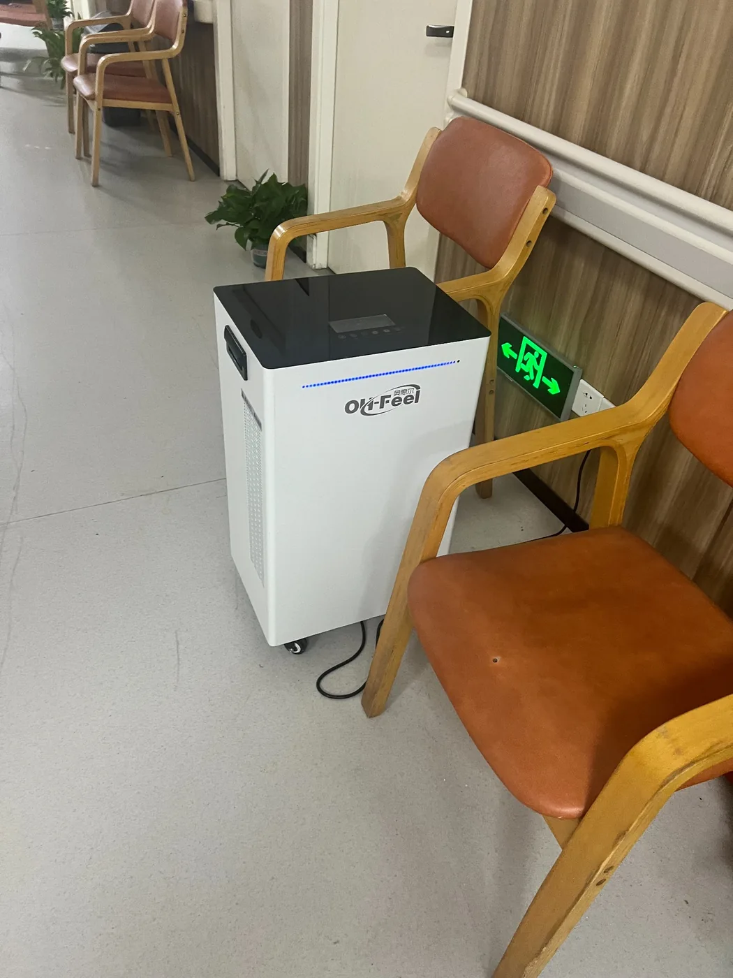OH-FEEL® OH500F08 application photograph: Elder care — seating-area placement. Privacy-sensitive areas obscured where needed.